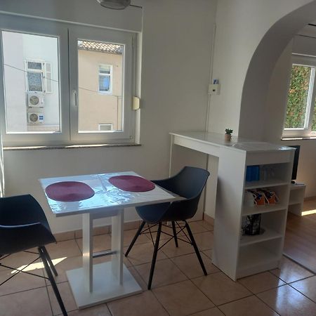 Apartmani Iris I Ana Crikvenica Exterior photo