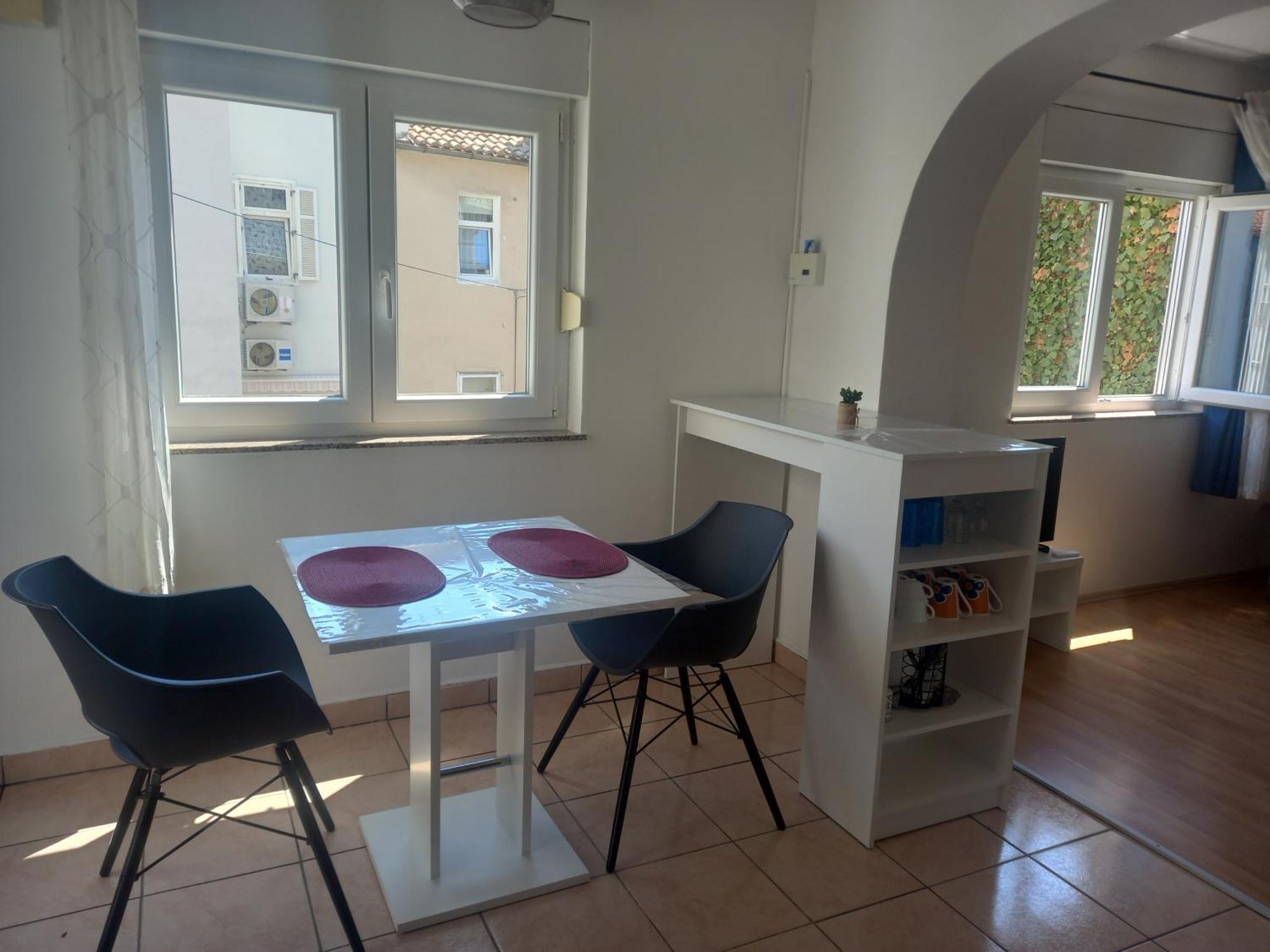 Apartmani Iris I Ana Crikvenica Exterior photo